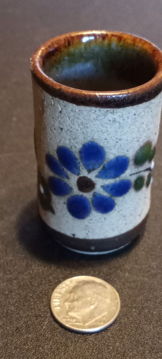 Hand-painted vintage Tonala Mexican pottery toothpick holder with floral design