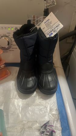 Kids Snow Boots Size 3 