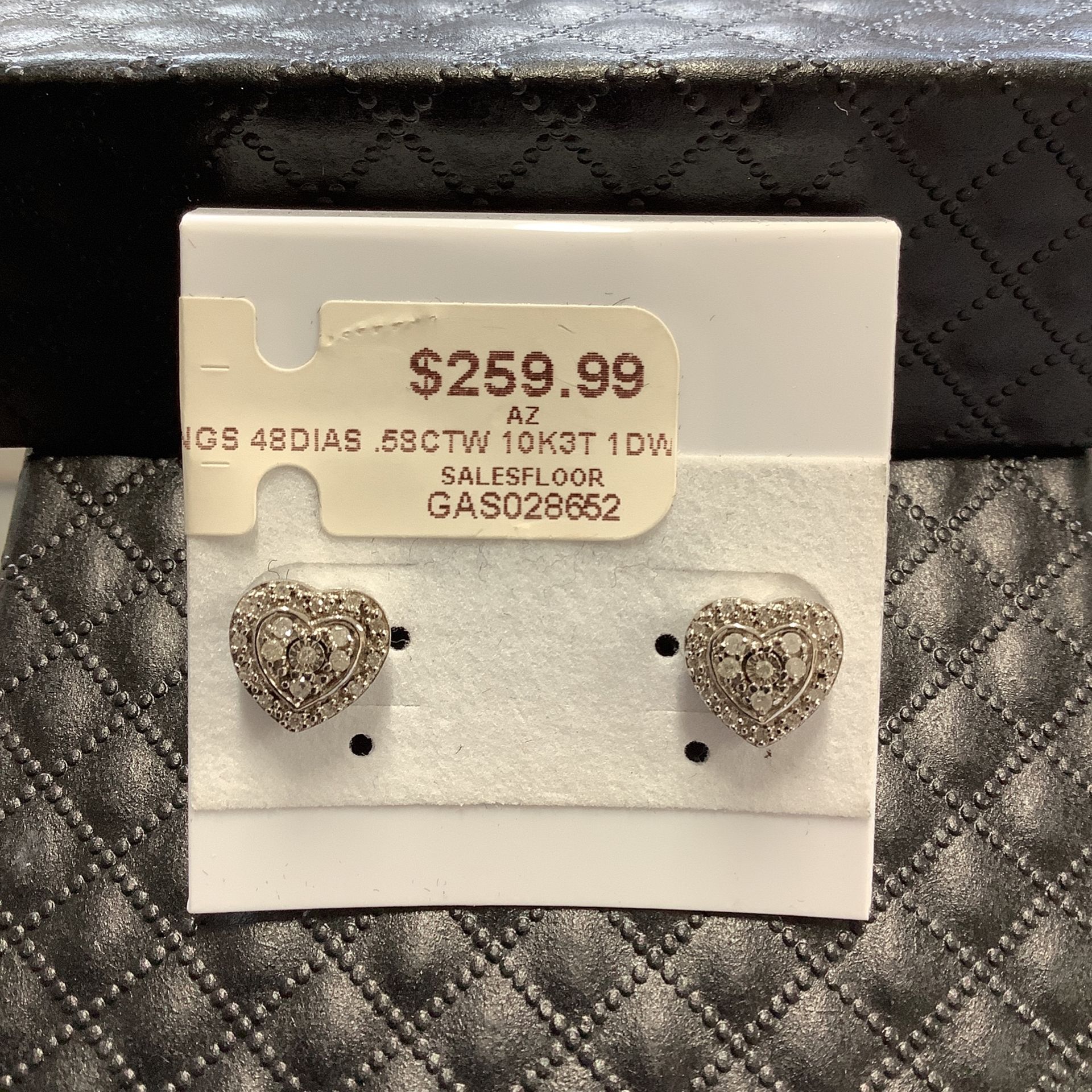 10kt White Gold Heart Diamond Earrings 