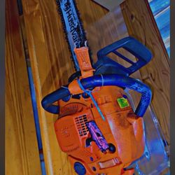 Huskqvana 435 Chain Saw 