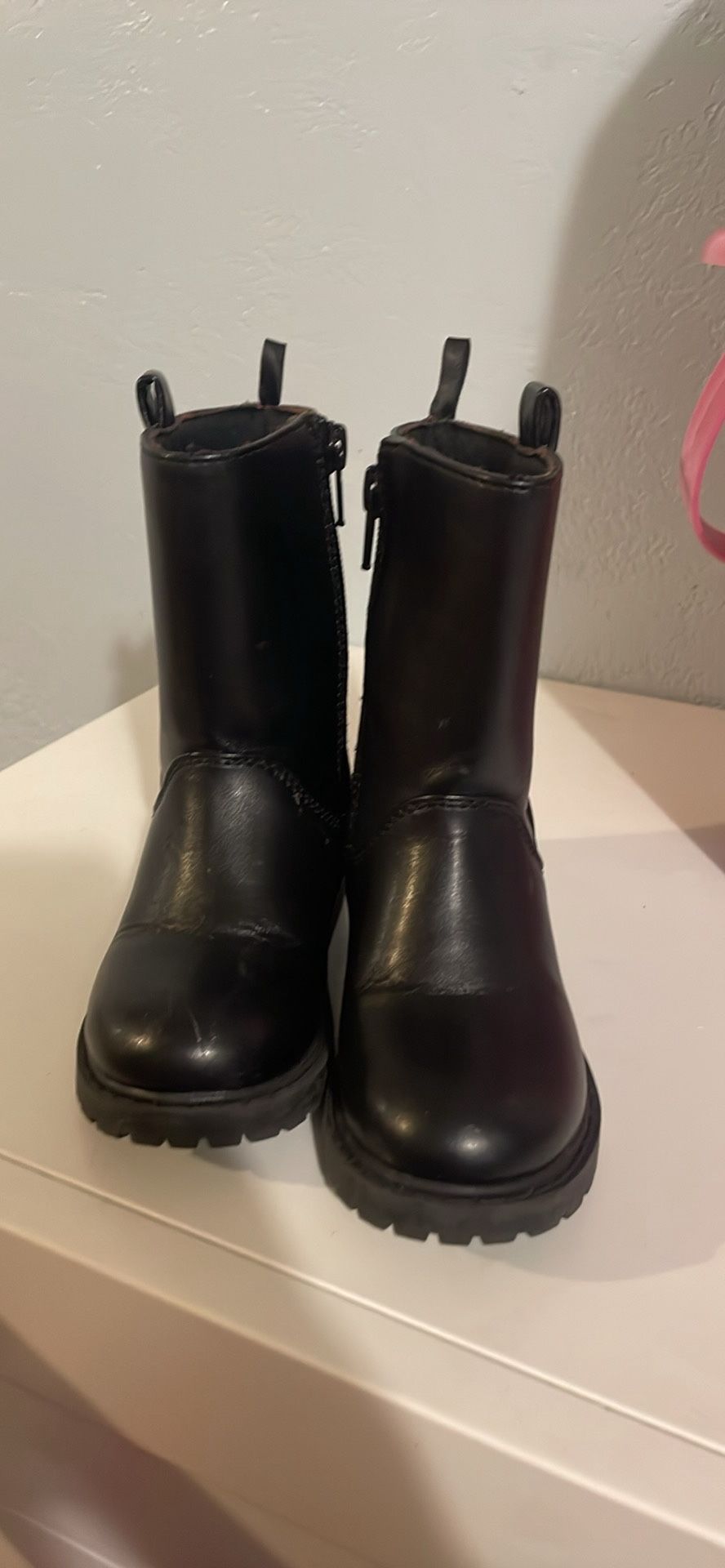 Black Boots (7c)