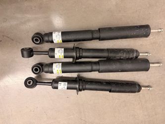 LIKE NEW only 300 miles Toyota Front and Rear Shock Absorbers Set of 4