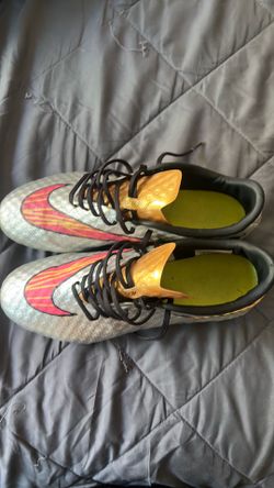 Soccer cleats 8.5