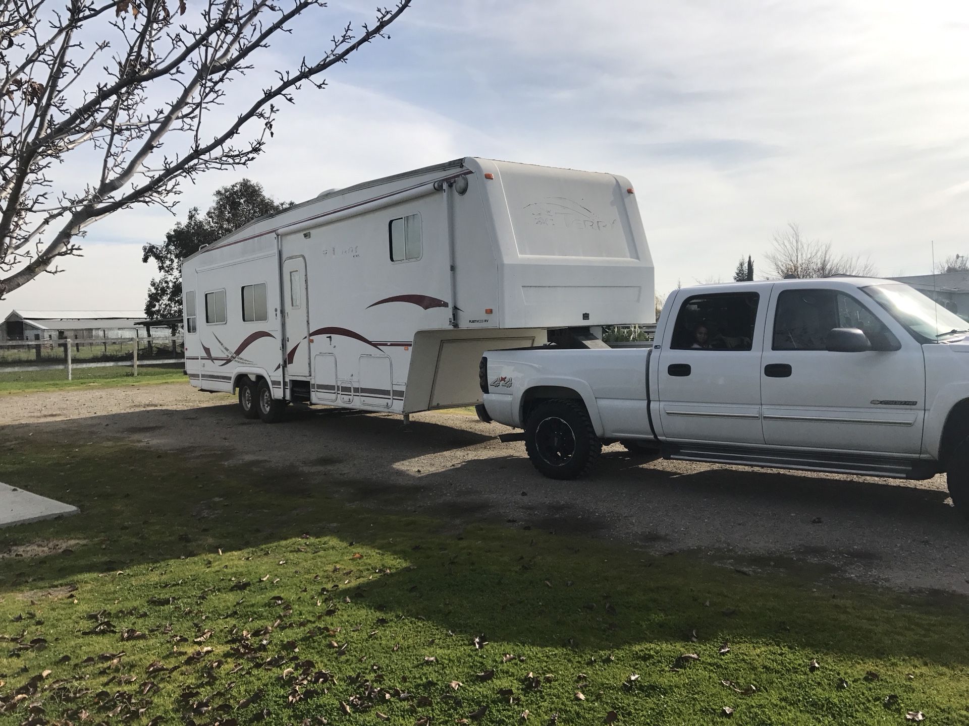 Fifth wheel transport