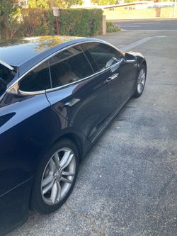 Lifetime FREE supercharging 2012 Tesla Model S