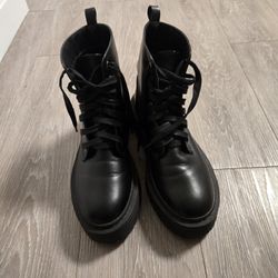 Nasty Gal Boots Size 7/40