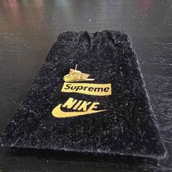 Supreme x Nike 14k Gold Swoosh Earring FW18