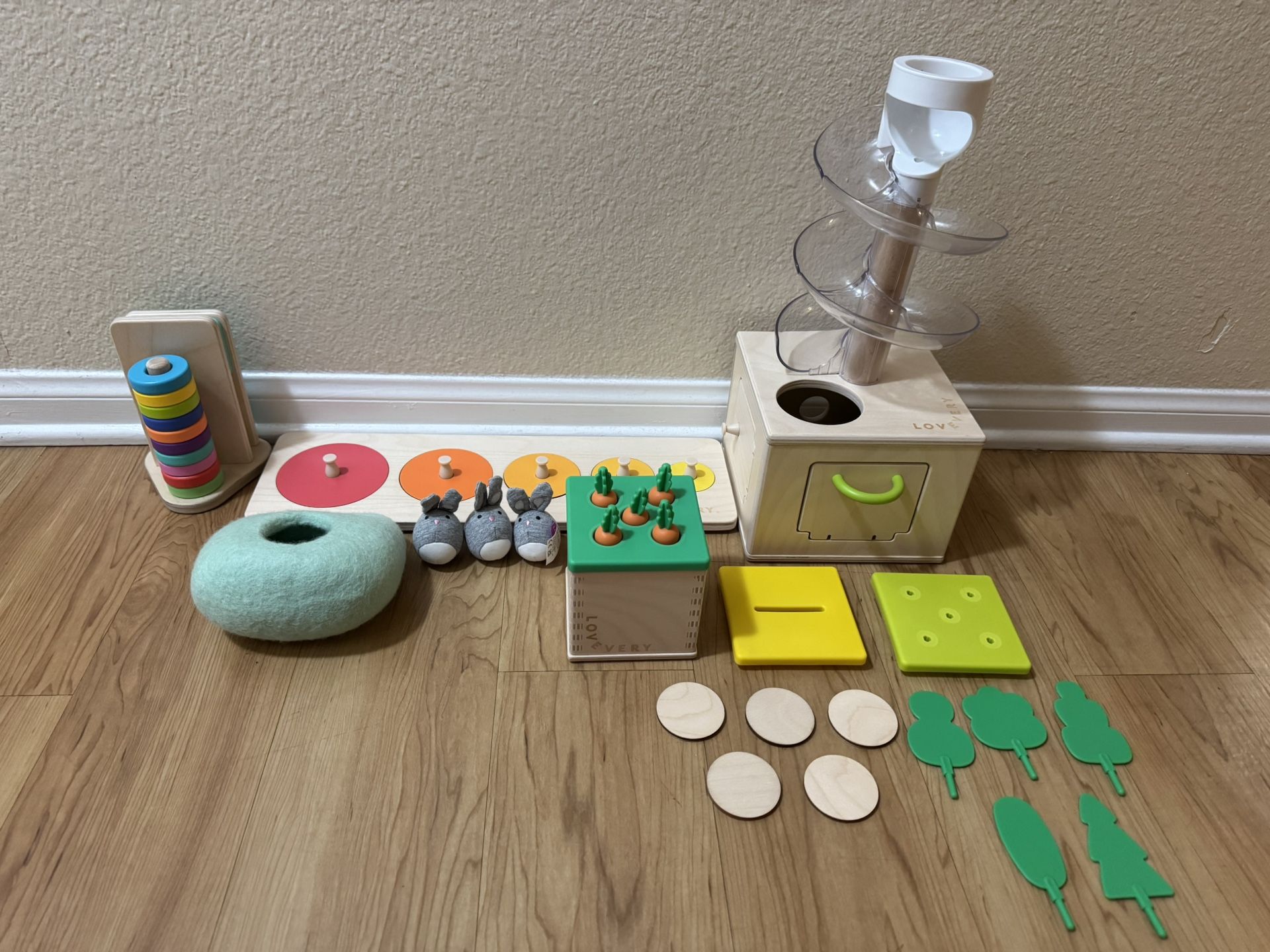 Lovevery The Babbler Play Kit