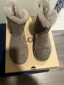 Brand New UGG Women’s Size 9