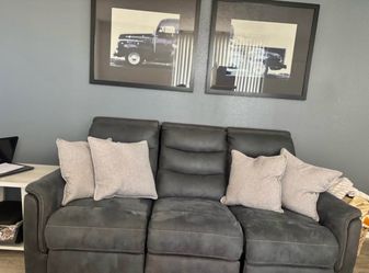 Recliner couch- Moving Must Go!