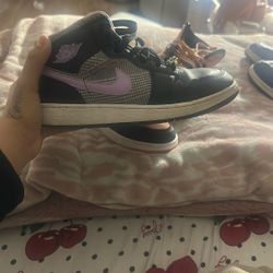 Nike Air Jordan 1 Mid SE GS houndstooth Black And Lilac 