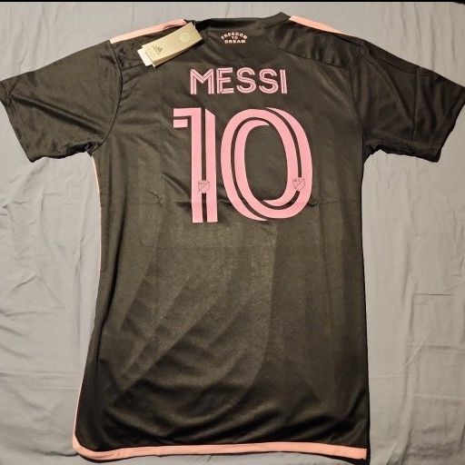 PLAYER VERSION (very tight) Messi Inter Miami soccer Jersey Size L (Men)  for Sale in Chandler, AZ - OfferUp