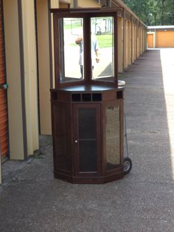Corner cabinet display