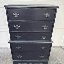 5 drawer dresser with pulls