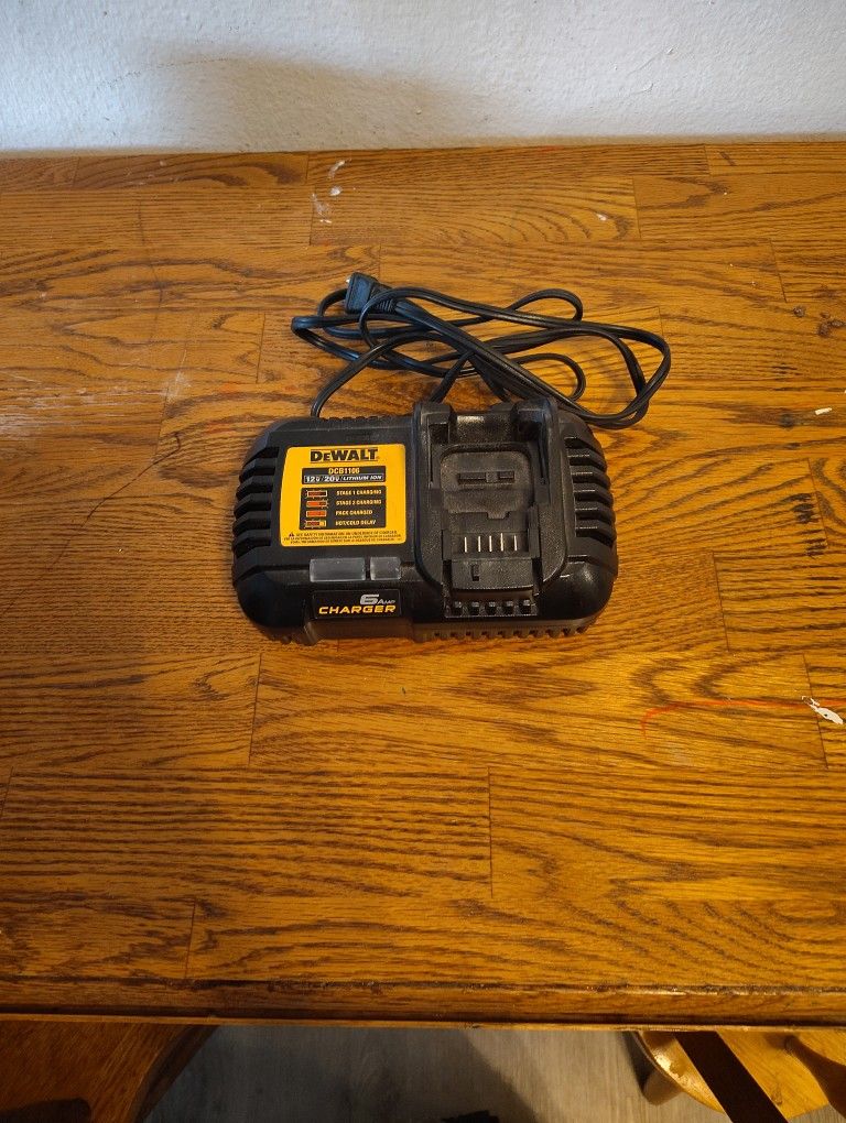 Cargador DeWalt Fest Charger