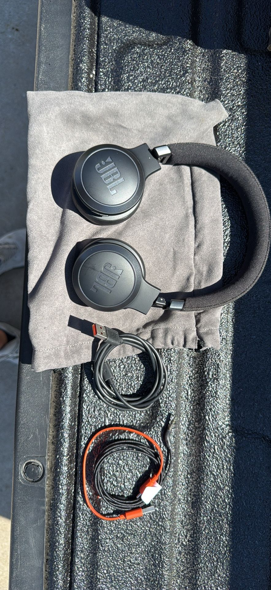 JBL Wireless Headphones