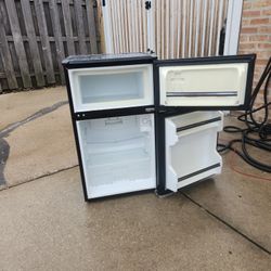 Top Freezer Refrigerator 