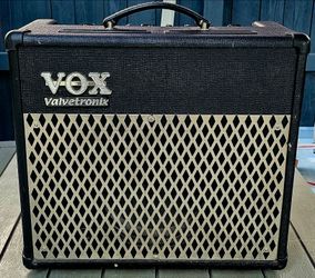 Vox Valvetronix Guitar Combo Amplifier