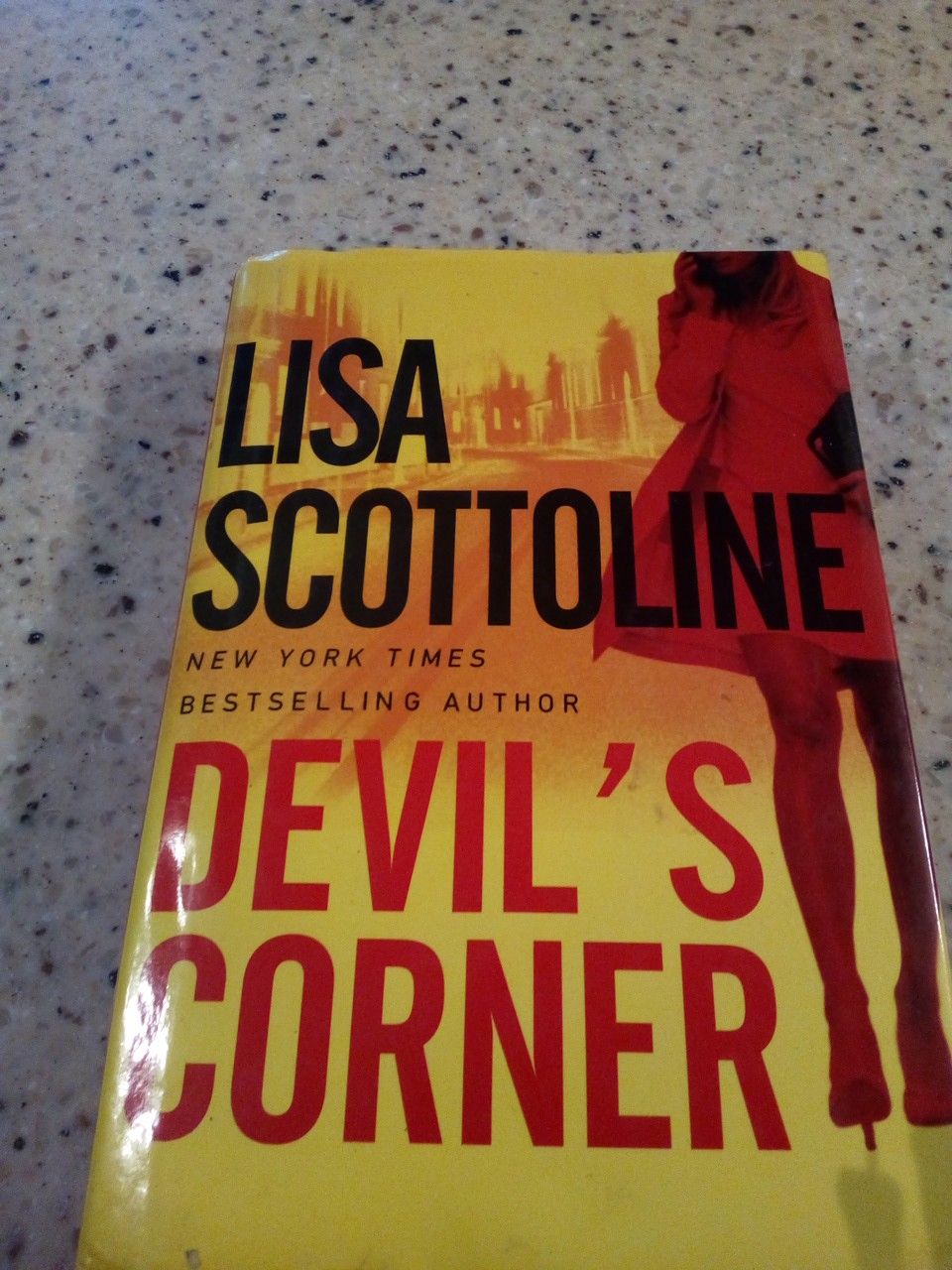 Devil's corner/ Lisa scottoline/ the new York times bestselling author/ copyright 2005