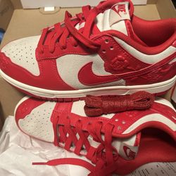 Nike Dunks 