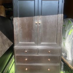 Ethan Allen - Armoire and 2 Night stands - Read 1st Line