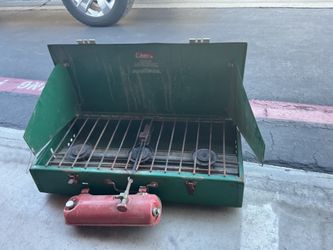 Coleman 3 burner gas stove
