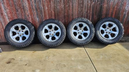 Laramie wheels with 35x12.5x20 venom power terra hunter R/T+