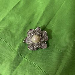 Vintage Flower Pearl Brooch 