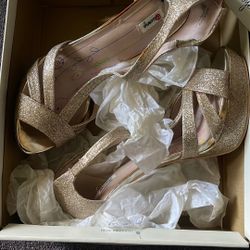 Gorgeous, Gold Glitter Heels