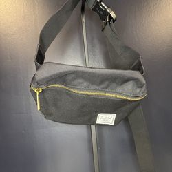 Herschel Supply Co Black Waist Bag Fanny Pack Crossbody Gold Zip Adjustable Belt