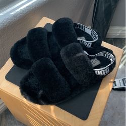 UGG Oh Yeah Black Sandals Women’s Size 7