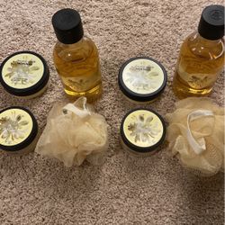 NEW The Body Shop 4 Sets 