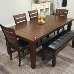 Brand New! 6pc Dining Room Set😍
Take it home with $39down 
Hablamos Español Y Financiamos 🙋