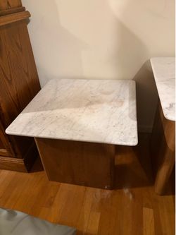 Ashley Isanti Marble Top End Table – Mango Wood – Priced Accordingly