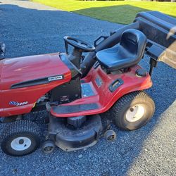 Craftsman DLT 3000 Riding Mower