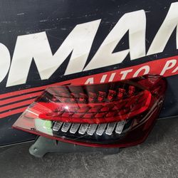 2021-2023 Mercedes Benz E350/E450 Taillight