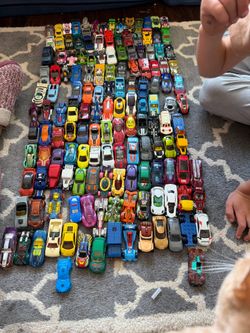 Lot of Used Hot Wheels Cars - 147 in Total!
