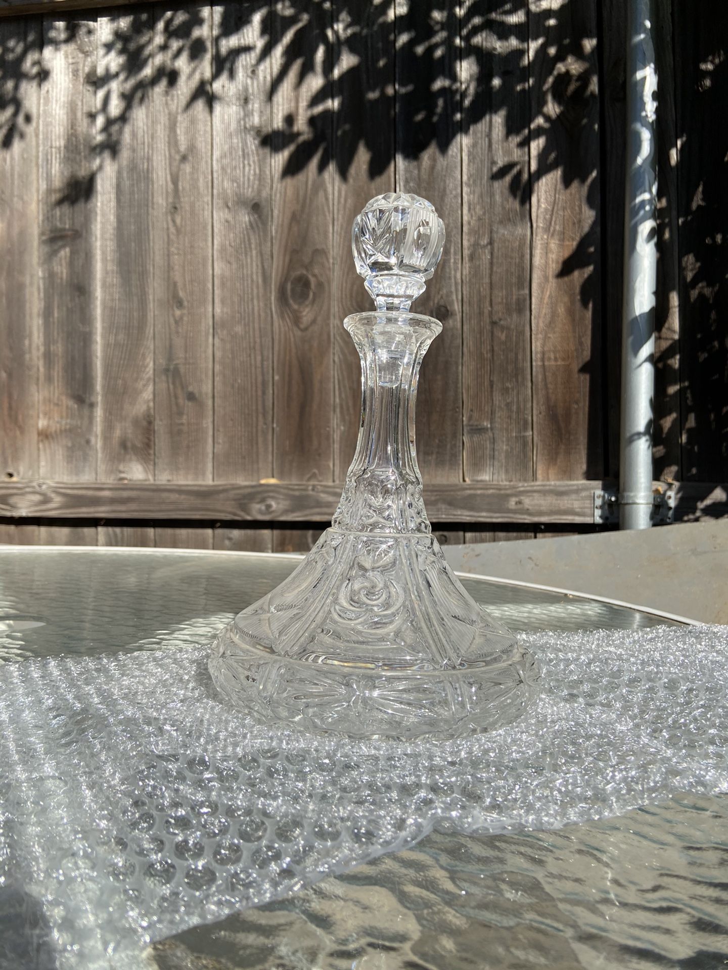 Beautiful vintage decanter $20