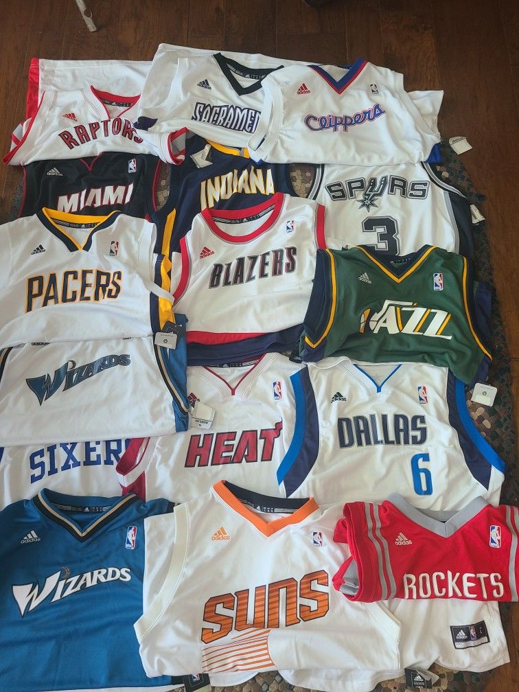 YOUTH KIDS NBA JERSEYS VINTAGE NEW SIZE YOUTH SMALL SCHOOL CLOTHES for Sale  in Dallas, TX - OfferUp