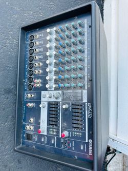 Yamaha EMX212 12 channel powered mixer
