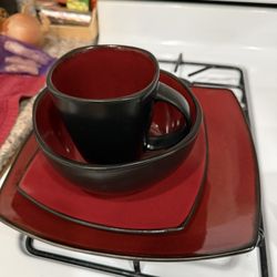 Red And Black Gibson Dinnerware Set