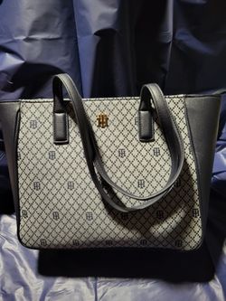 Tommy Hilfiger  Purse
