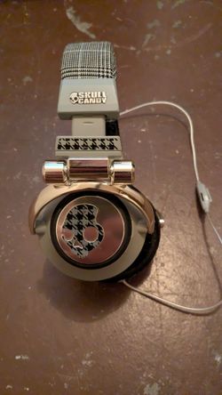 Skullcandy crushers from 2010 era