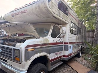 Ford e-350 Econoline Coachmen TV