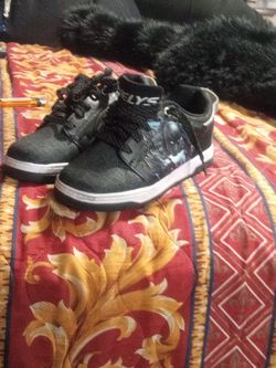 Heelys Black Low-Top Graphic Sneakers