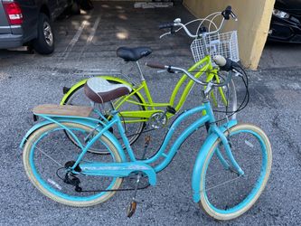 Schwinn and Corsa cruiser bikes