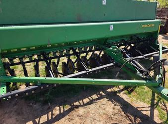 John Deere Seed Drill BD1113