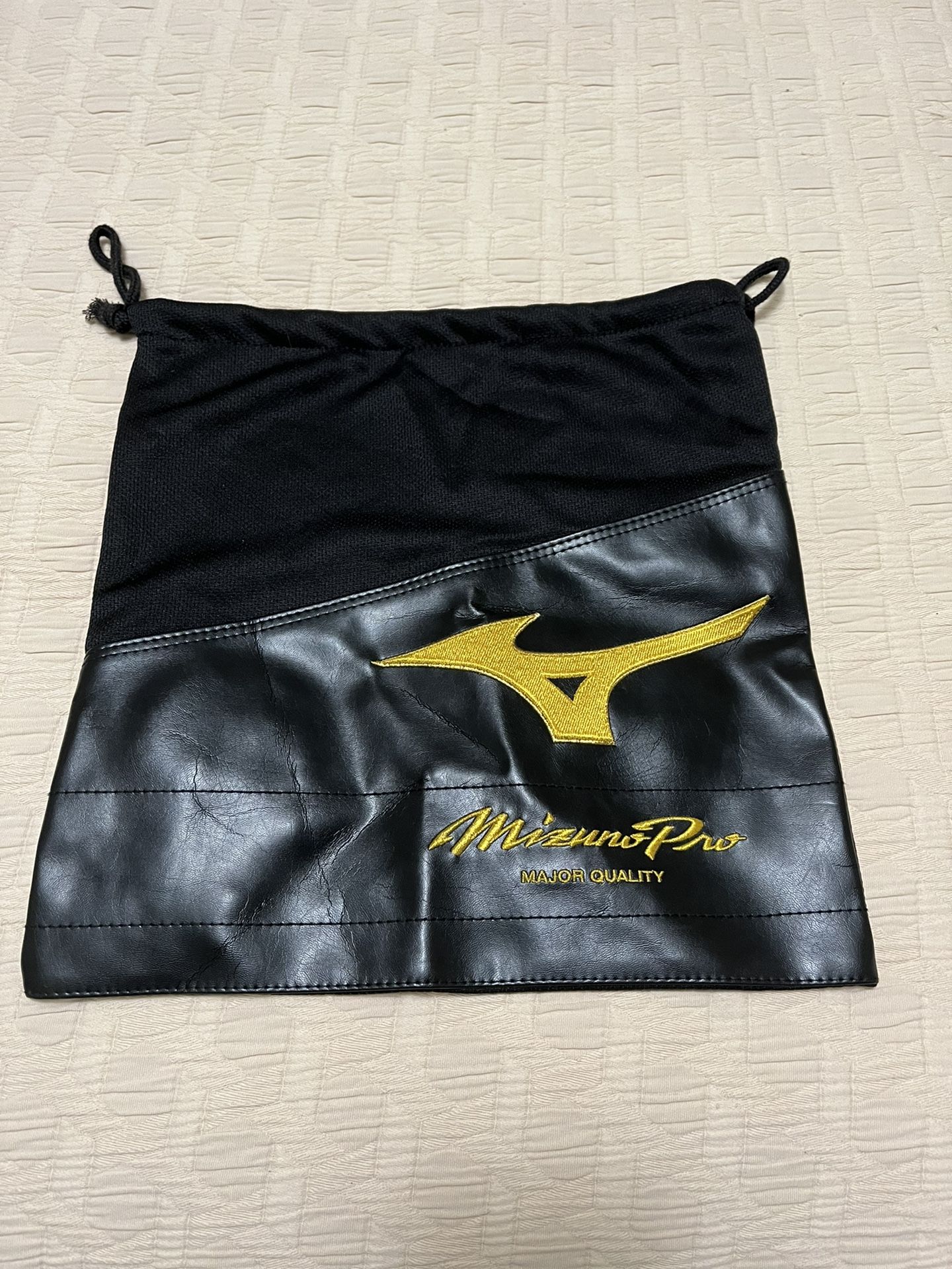 Mizuno Pro 14 X 13 Inch Baseball/Softball Drawstring Glove Bag