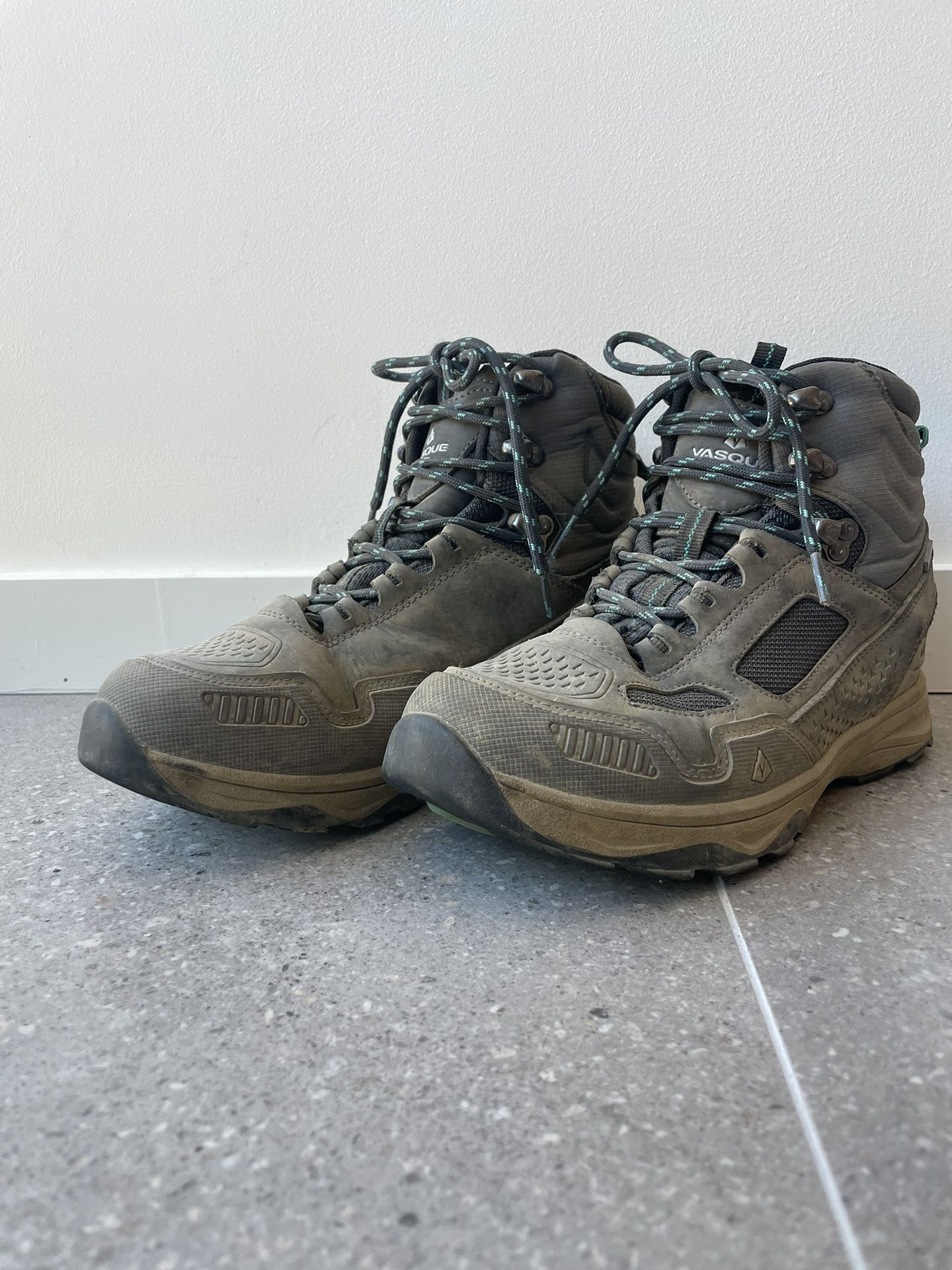 Vasque Men’s Hiking Boots - Like New!