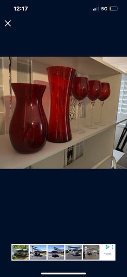 Red Vases And Glasses - Perfect 4 Christmas 